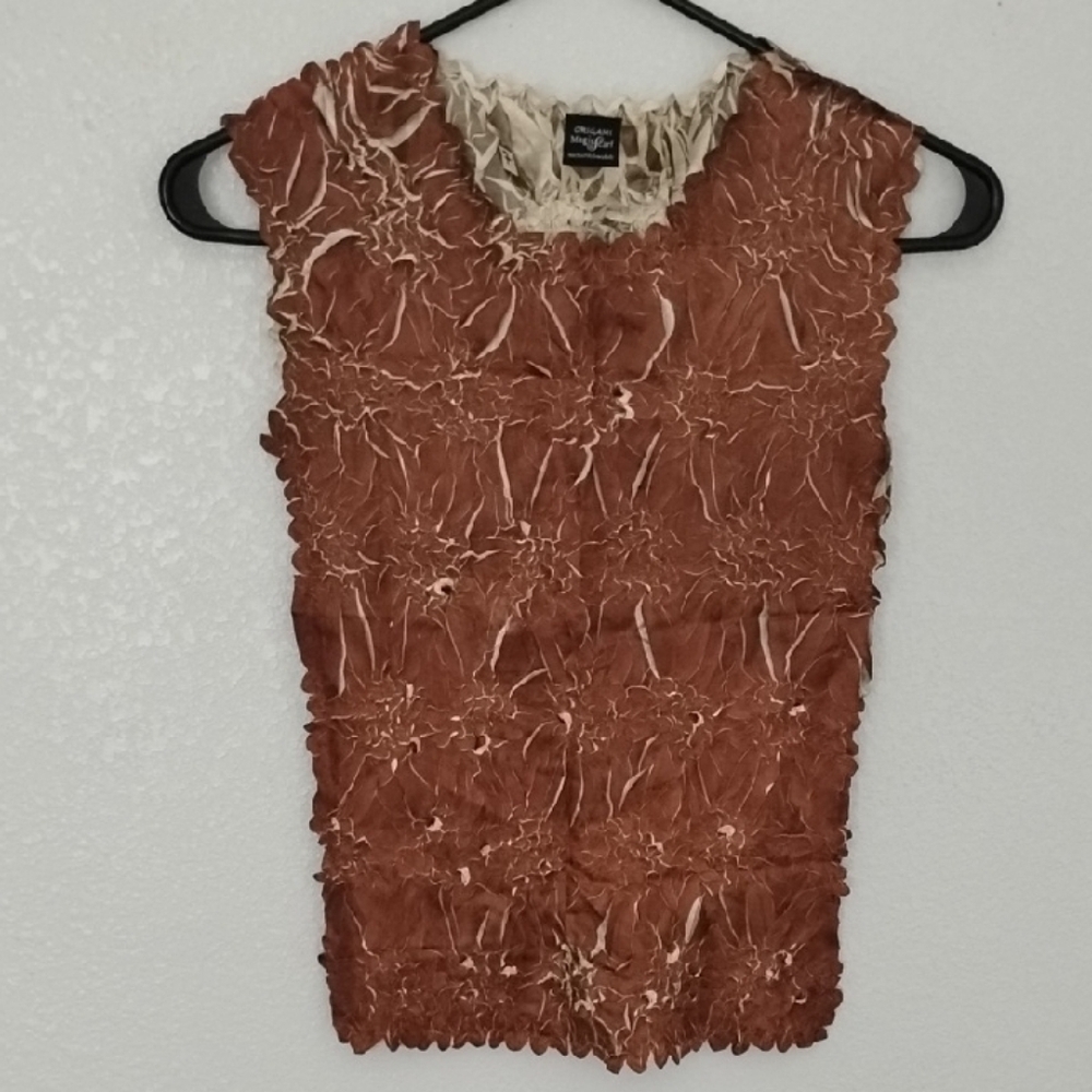 Ruched Brown and Cream Sleeveless Tee strech desing